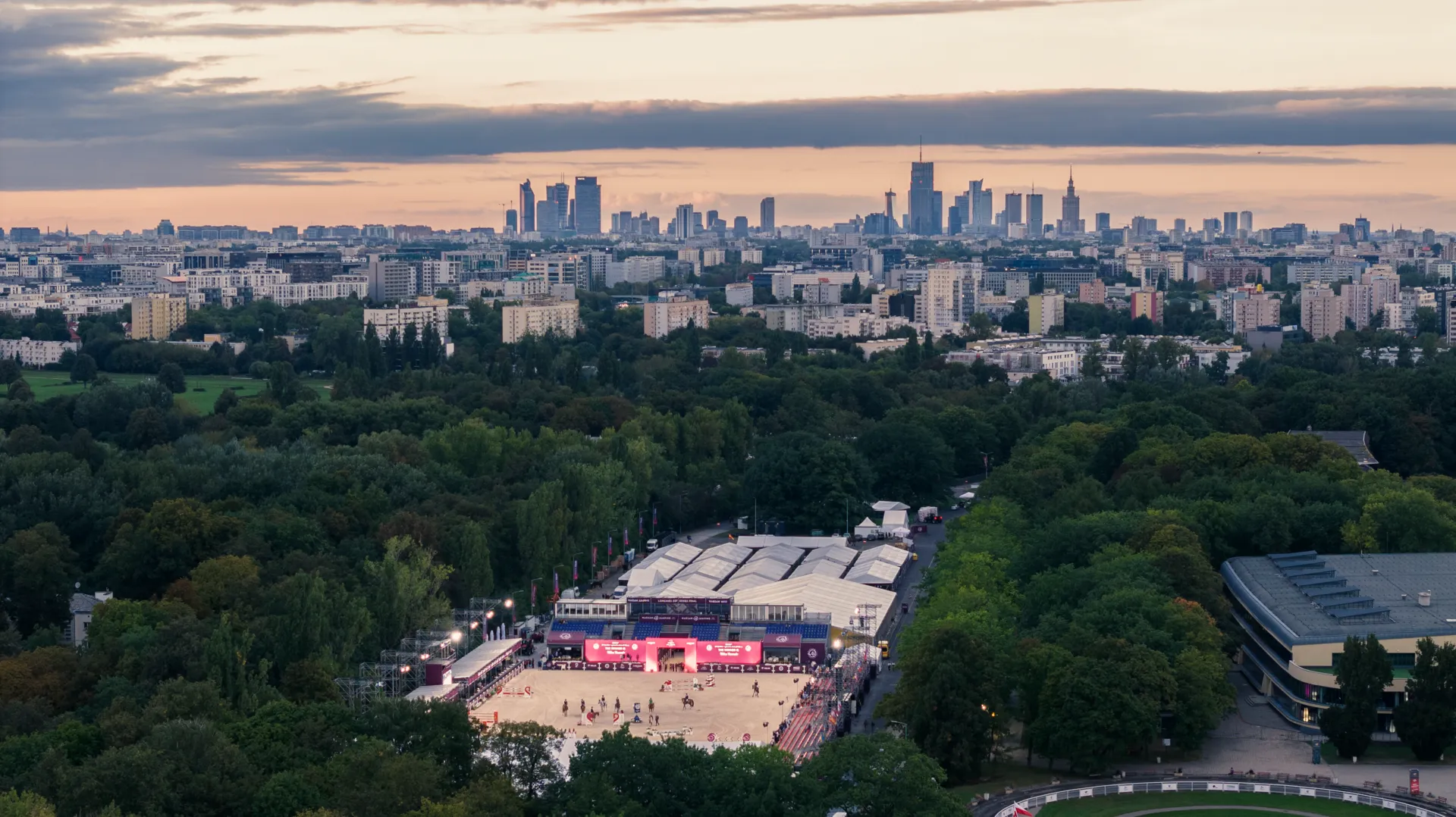 Wnętrze Sala Parking Główny – zdjęcie 3