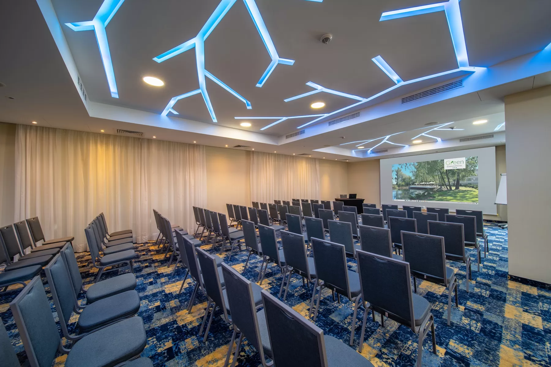 Green Garden Hotel - Sala Dianemt