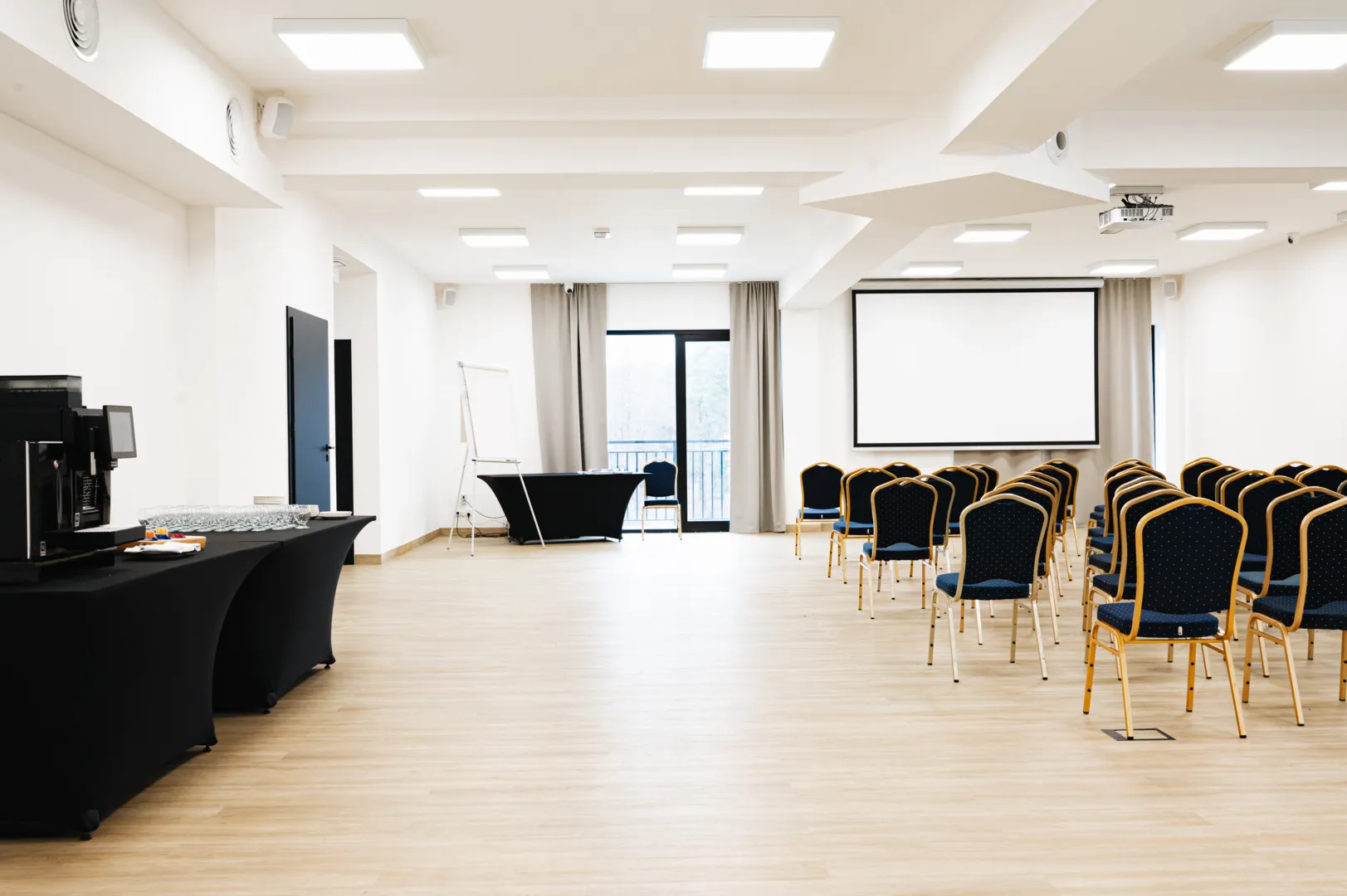 Wnętrze Sala Sosnowa – zdjęcie 2