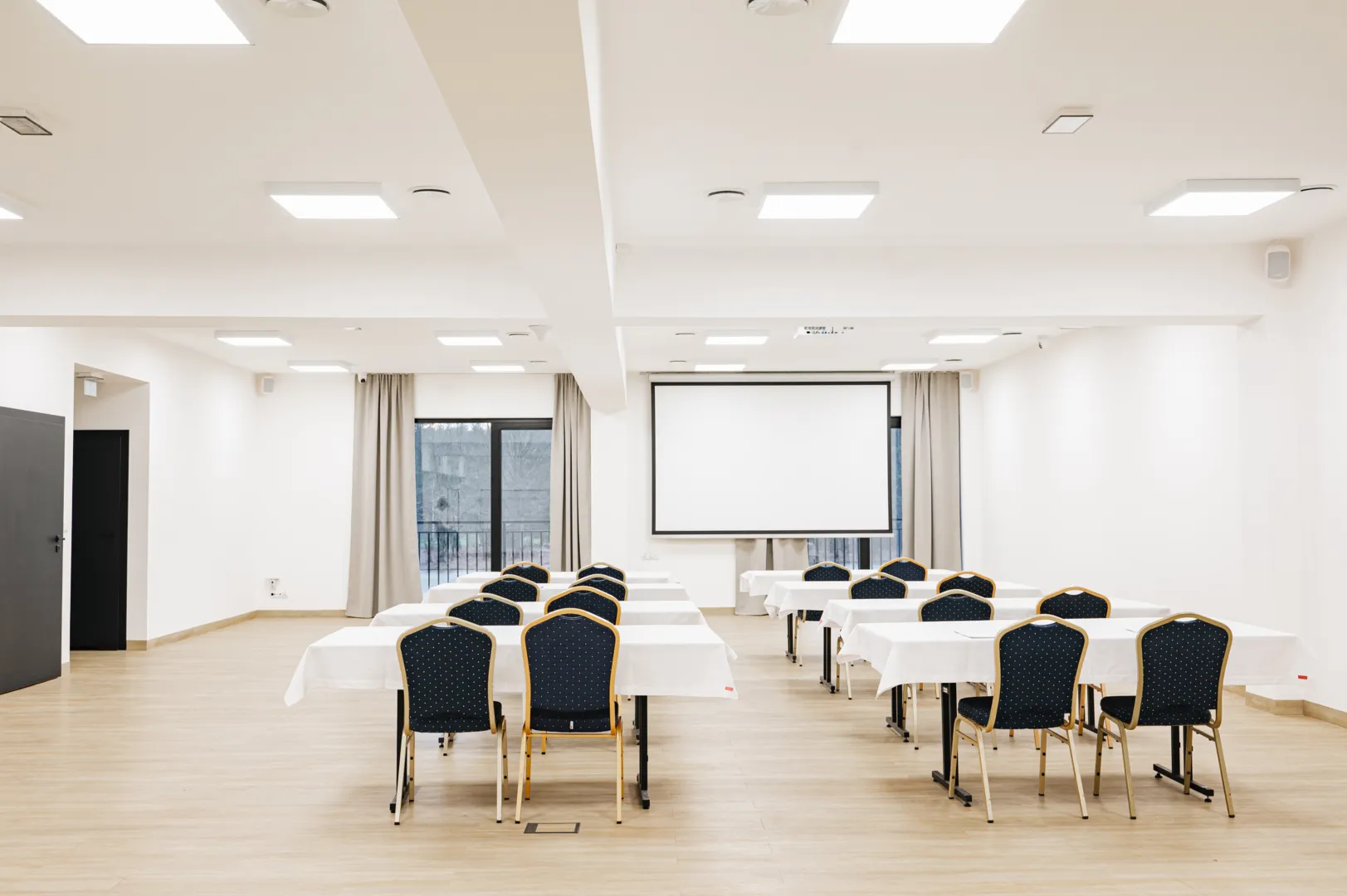 Wnętrze Sala Dębowa – zdjęcie 2