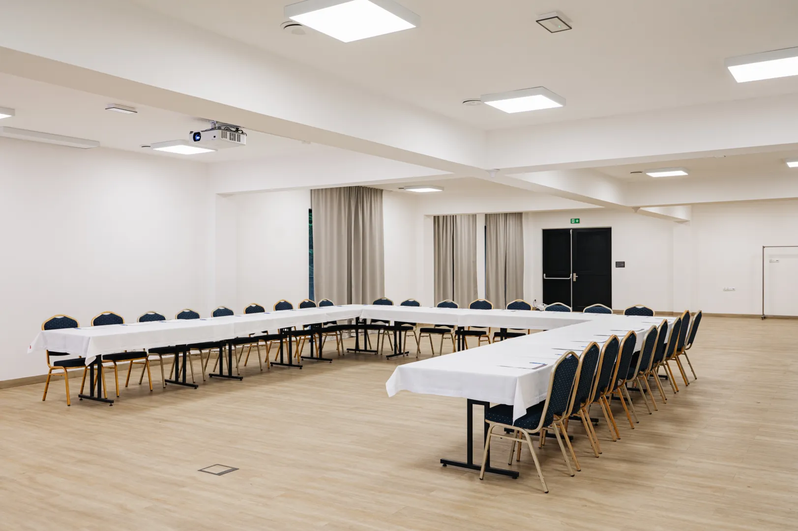 Wnętrze Sala Dębowa – zdjęcie 3