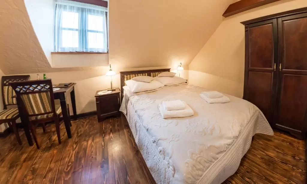 Baza noclegowa / pokoje hotelowe