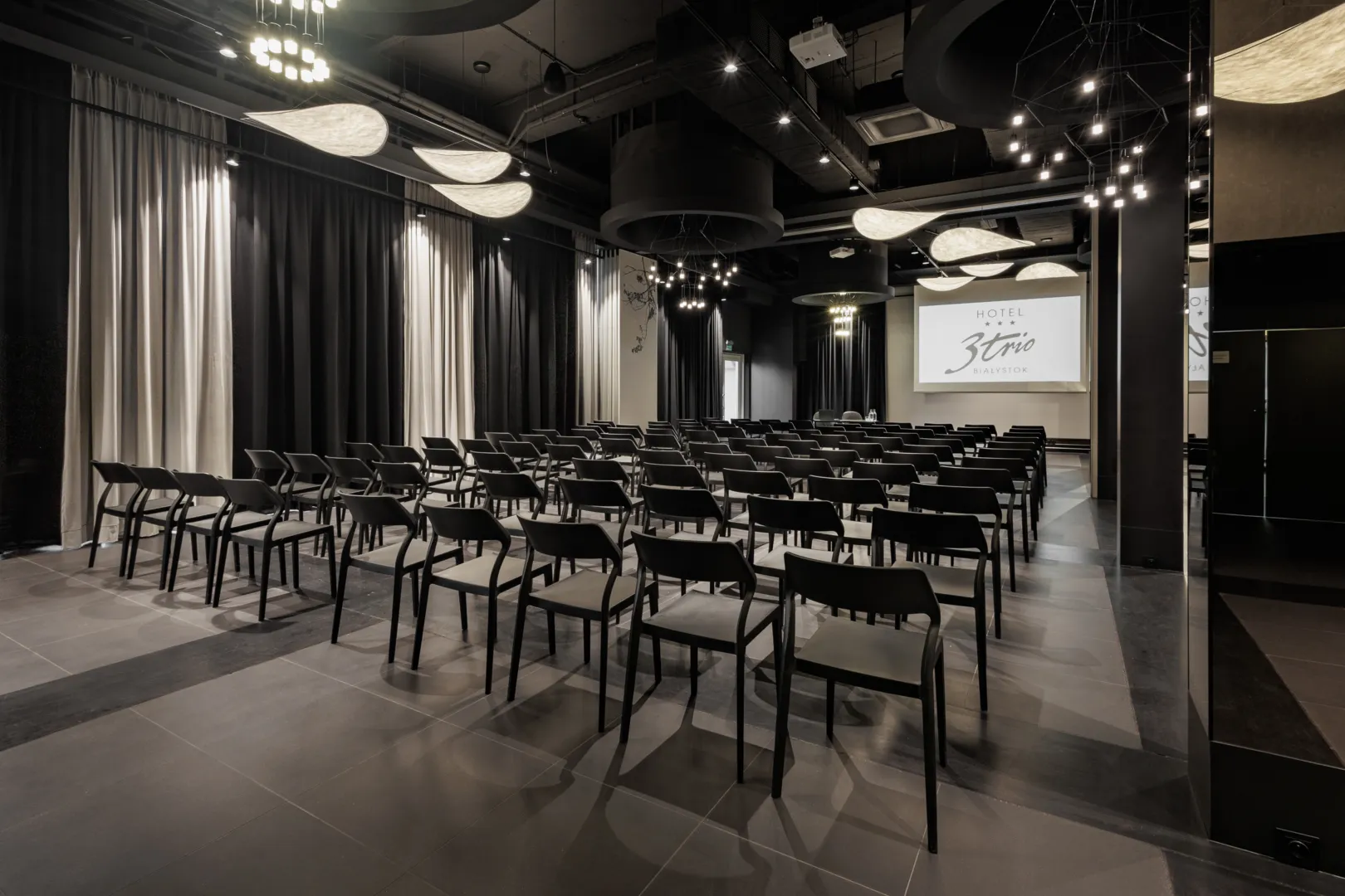 Wnętrze Sala Youtro A+B – zdjęcie 3