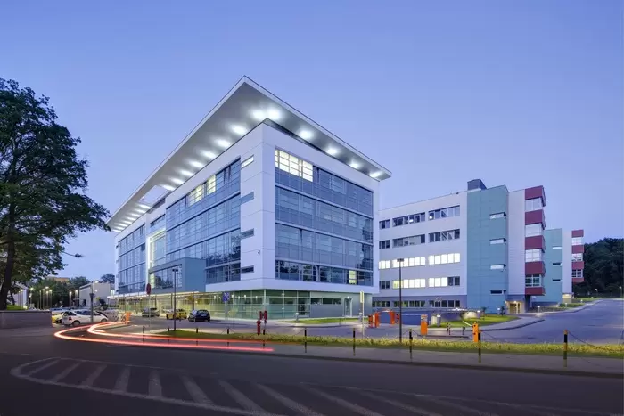 Centrum Medycyny Inwazyjnej, Szpital UCK