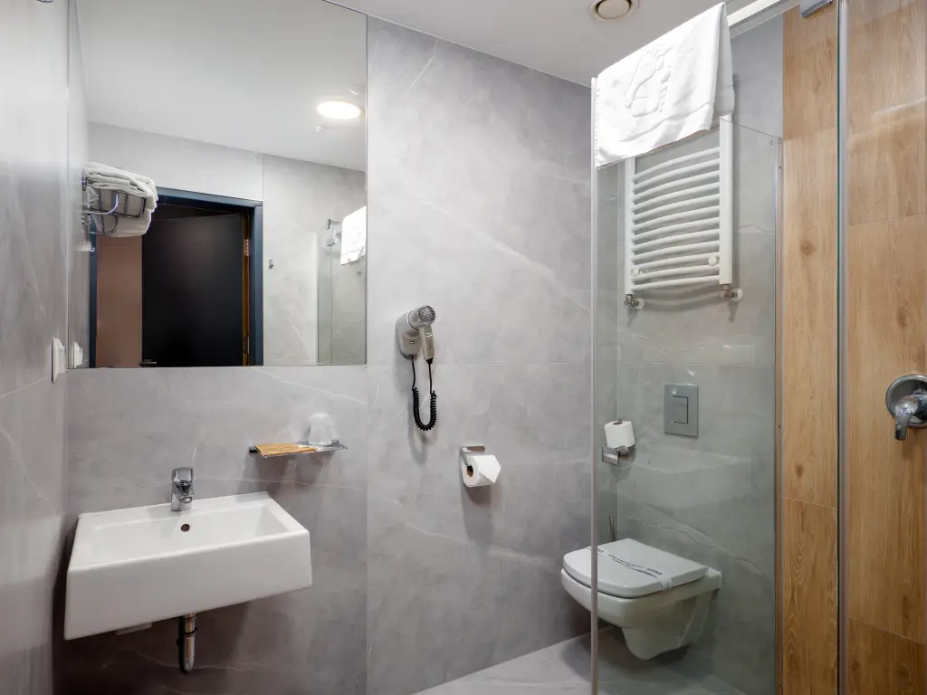 Baza noclegowa / pokoje hotelowe