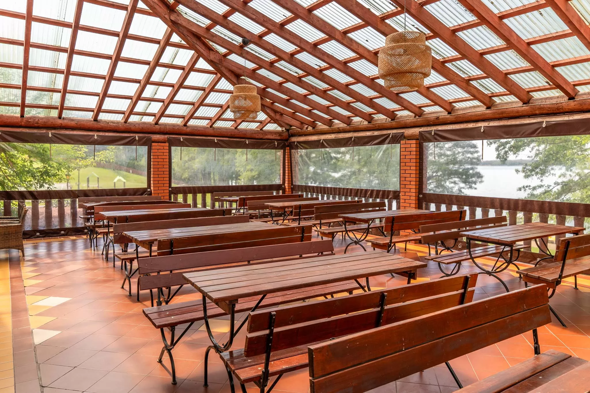 Wnętrze Sala na tarasie kawiarni – zdjęcie 3