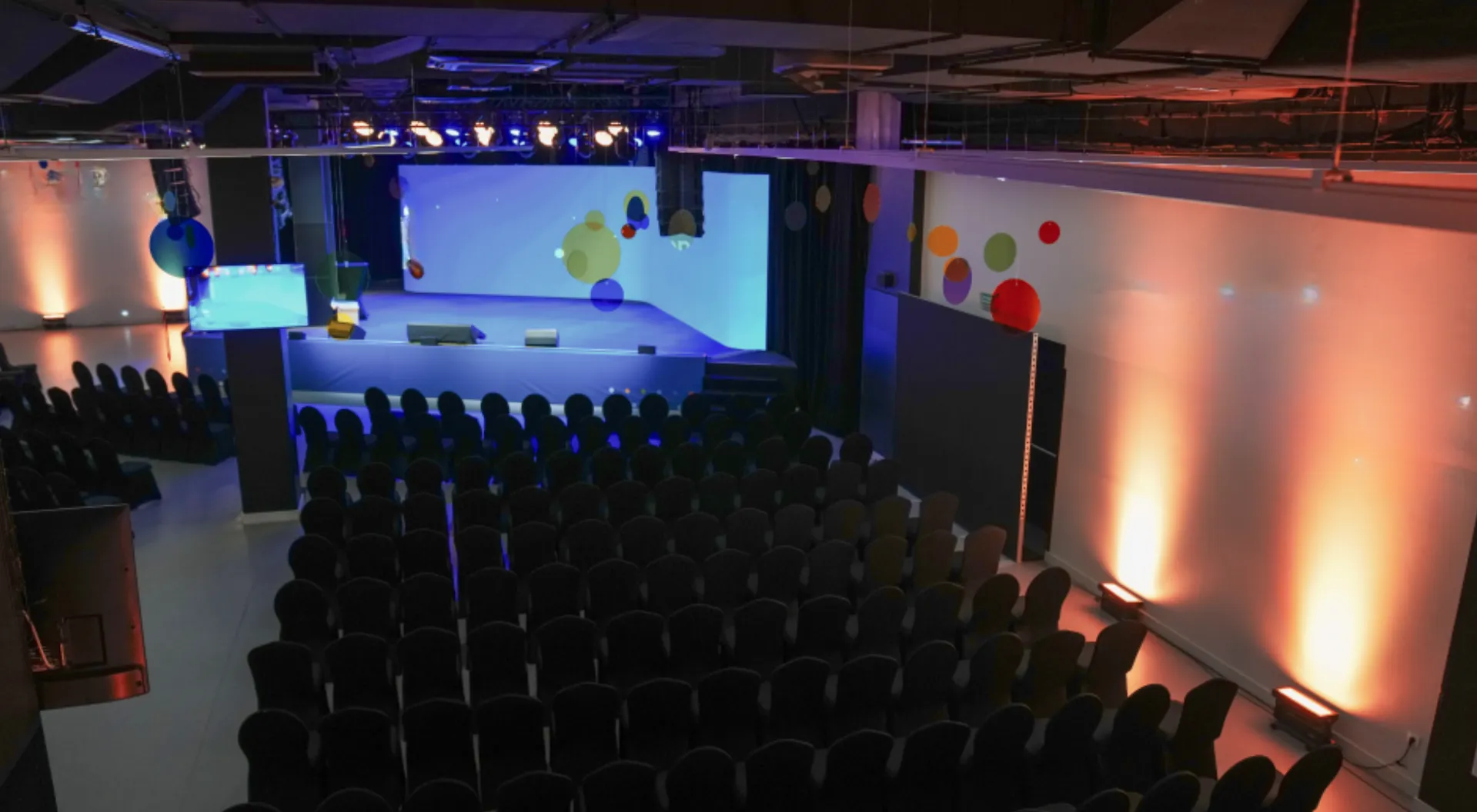 Sala Klub B17