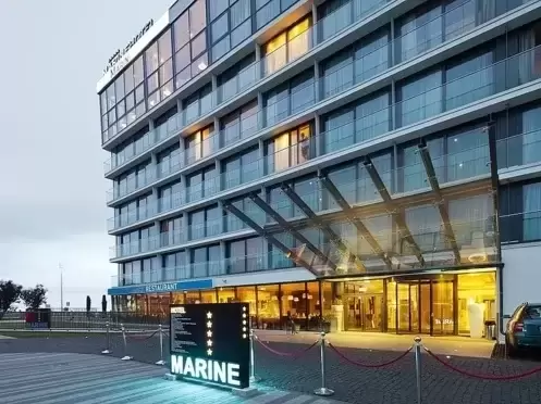 Marine Hotel