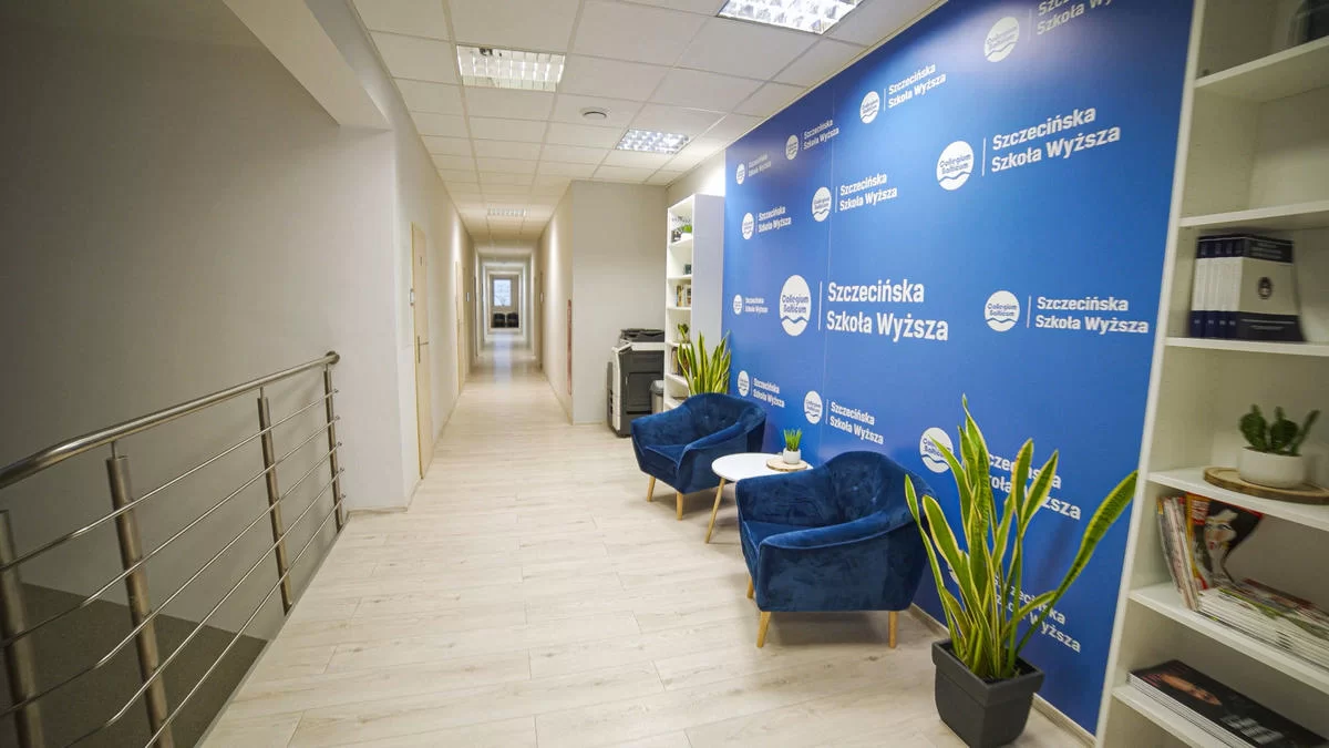 Collegium Balticum - Akademia Nauk Stosowanych Szczecin - Sala Korytarz na II piętrze